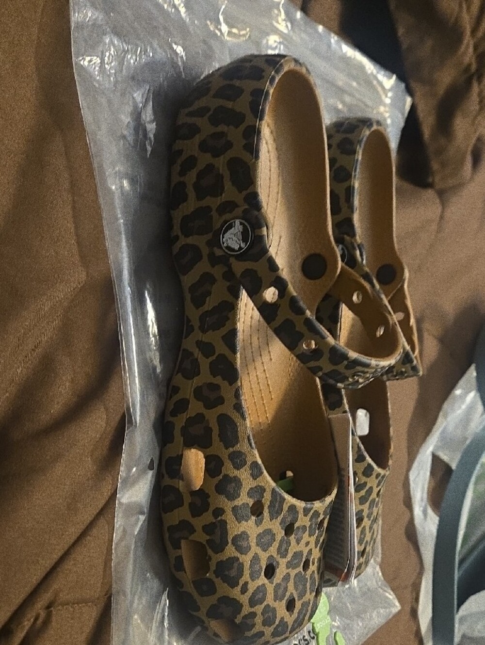 CROCS Woman Leopard Print Mary Jane Clogs - Picture 4 of 6